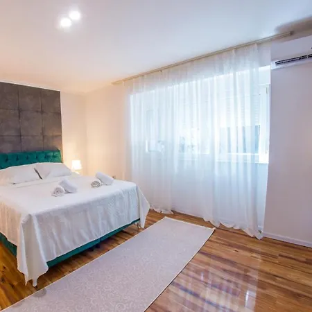 Апартаменты Luxury Black And Gold Мостар