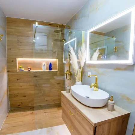 Apartment Luxury Black And Gold Mostar