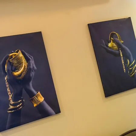 Luxury Black And Gold Апартаменты