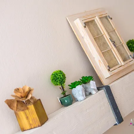 Апартаменты Luxury Black And Gold